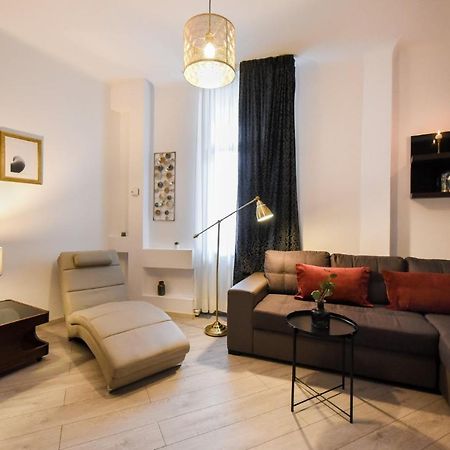 شقة بوخارست  في Amazing Location & Elegant Apt - Old Town المظهر الخارجي الصورة