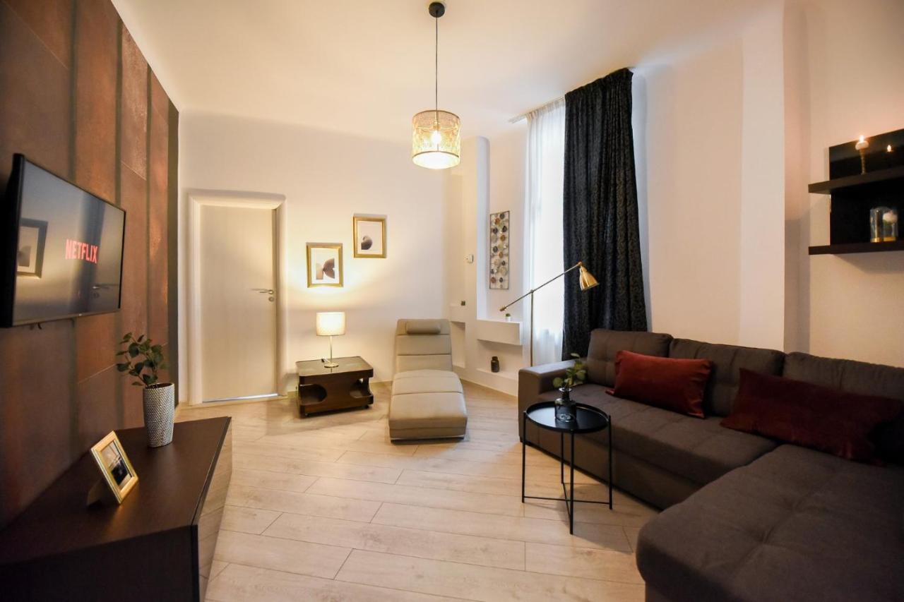 شقة بوخارست  في Amazing Location & Elegant Apt - Old Town المظهر الخارجي الصورة