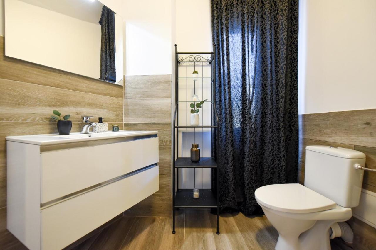 شقة بوخارست  في Amazing Location & Elegant Apt - Old Town المظهر الخارجي الصورة