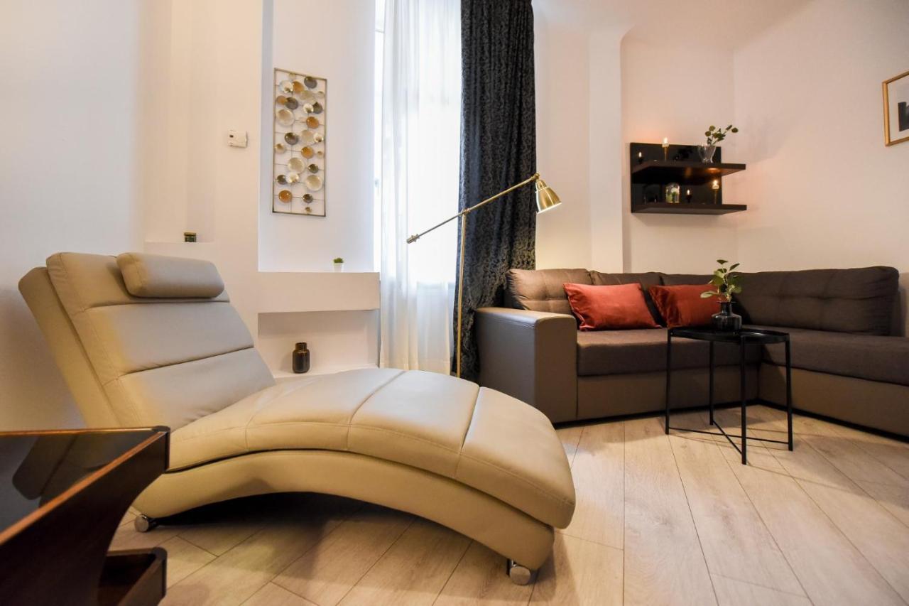 شقة بوخارست  في Amazing Location & Elegant Apt - Old Town المظهر الخارجي الصورة