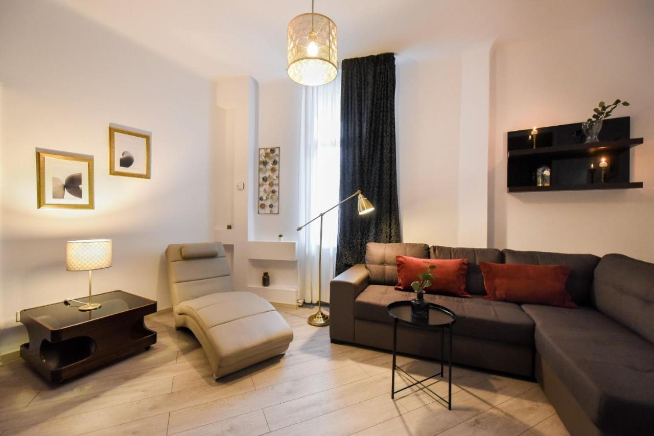 شقة بوخارست  في Amazing Location & Elegant Apt - Old Town المظهر الخارجي الصورة
