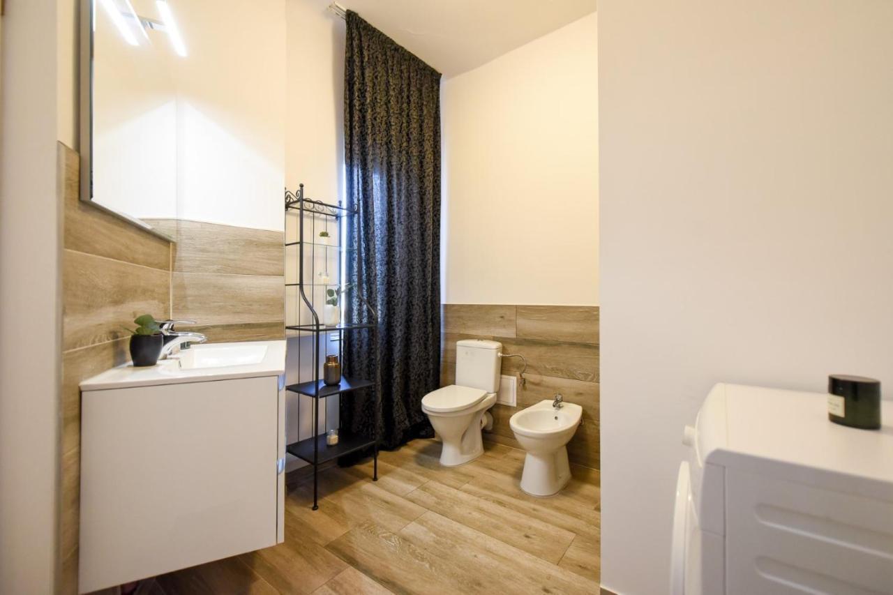 شقة بوخارست  في Amazing Location & Elegant Apt - Old Town المظهر الخارجي الصورة