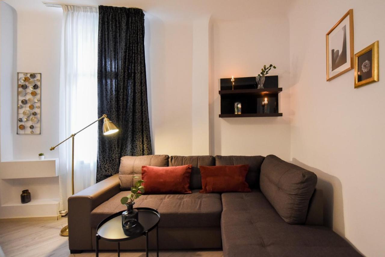 شقة بوخارست  في Amazing Location & Elegant Apt - Old Town المظهر الخارجي الصورة