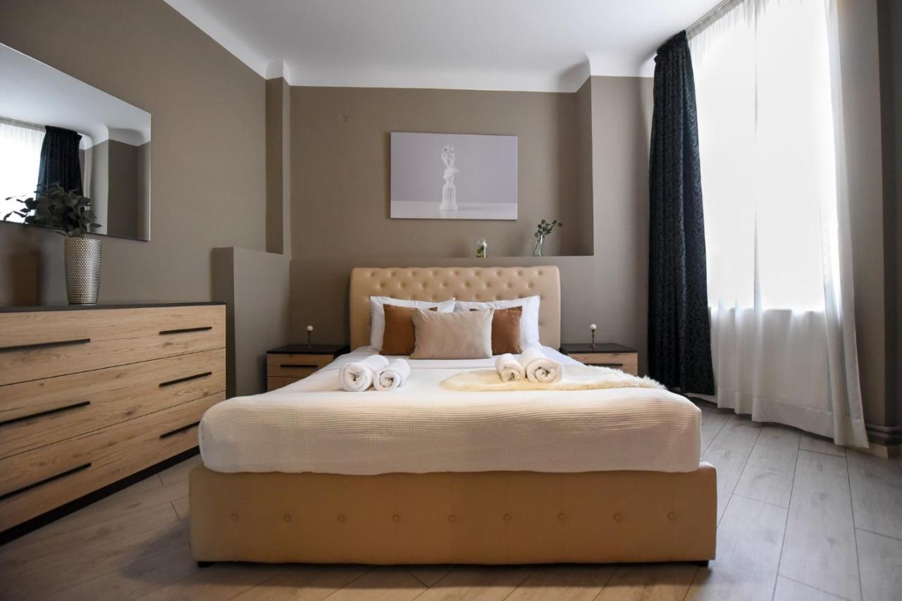 شقة بوخارست  في Amazing Location & Elegant Apt - Old Town المظهر الخارجي الصورة